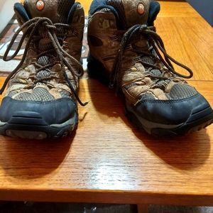 - Merrell mens hiking boots 11w vibram   gorpcore hiking walking camping fishing